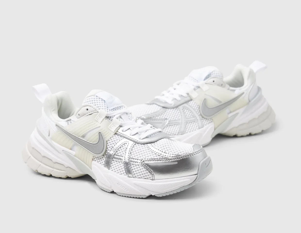Nike Women's V2K Run White / Metallic Silver - Platinum Tint